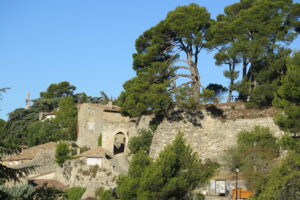 Naturpark Lubéron: Schluchten, Eichenwälder und verträumte Dörfer in der Provence (F)